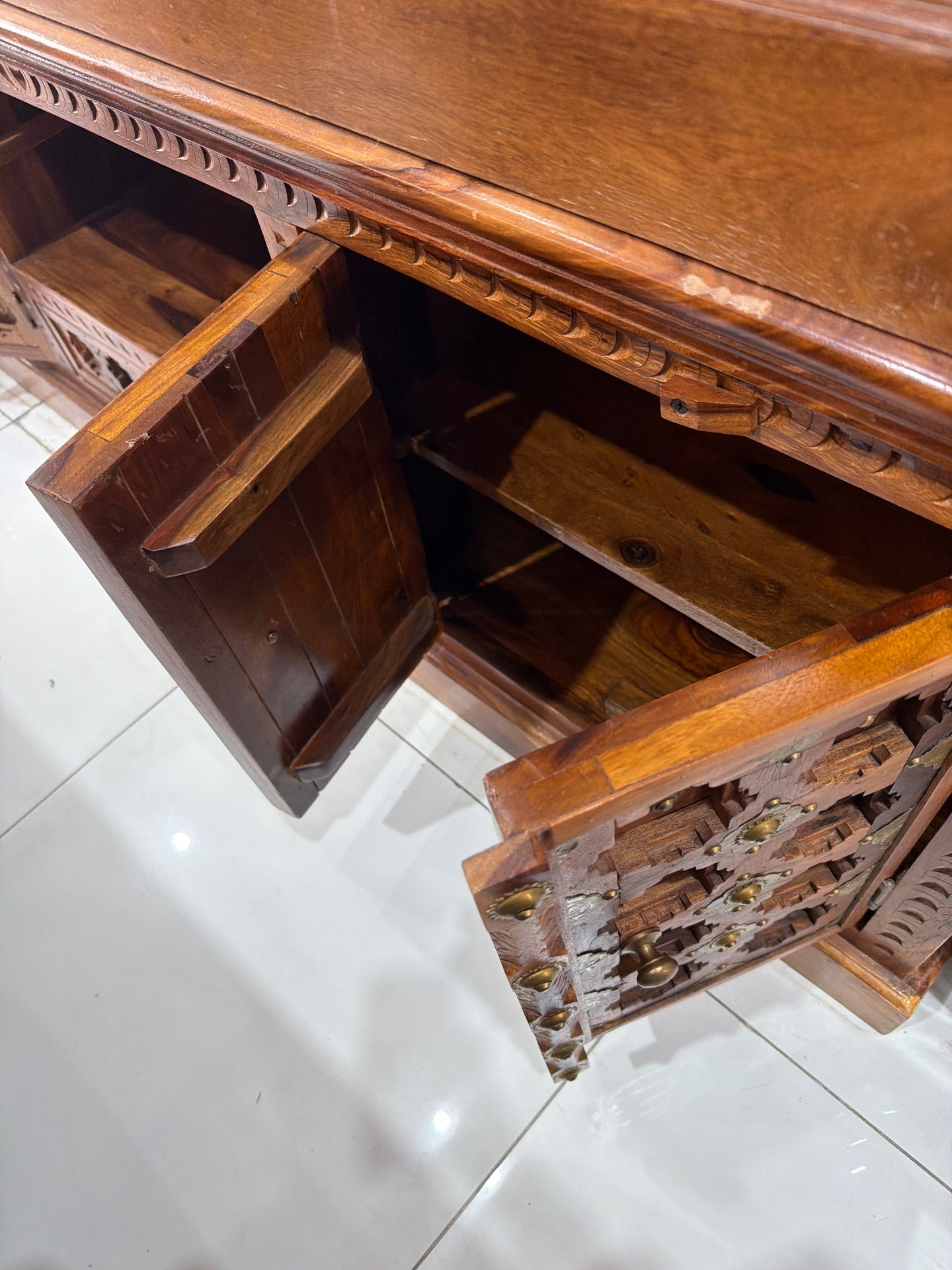 Sheesham Wooden TV Unit