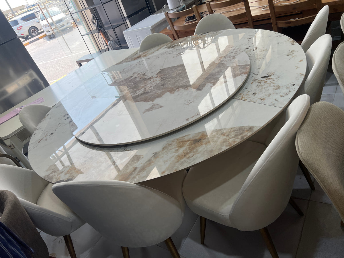 The Classicist Available high quality rond dining table with 8 chairs - Used